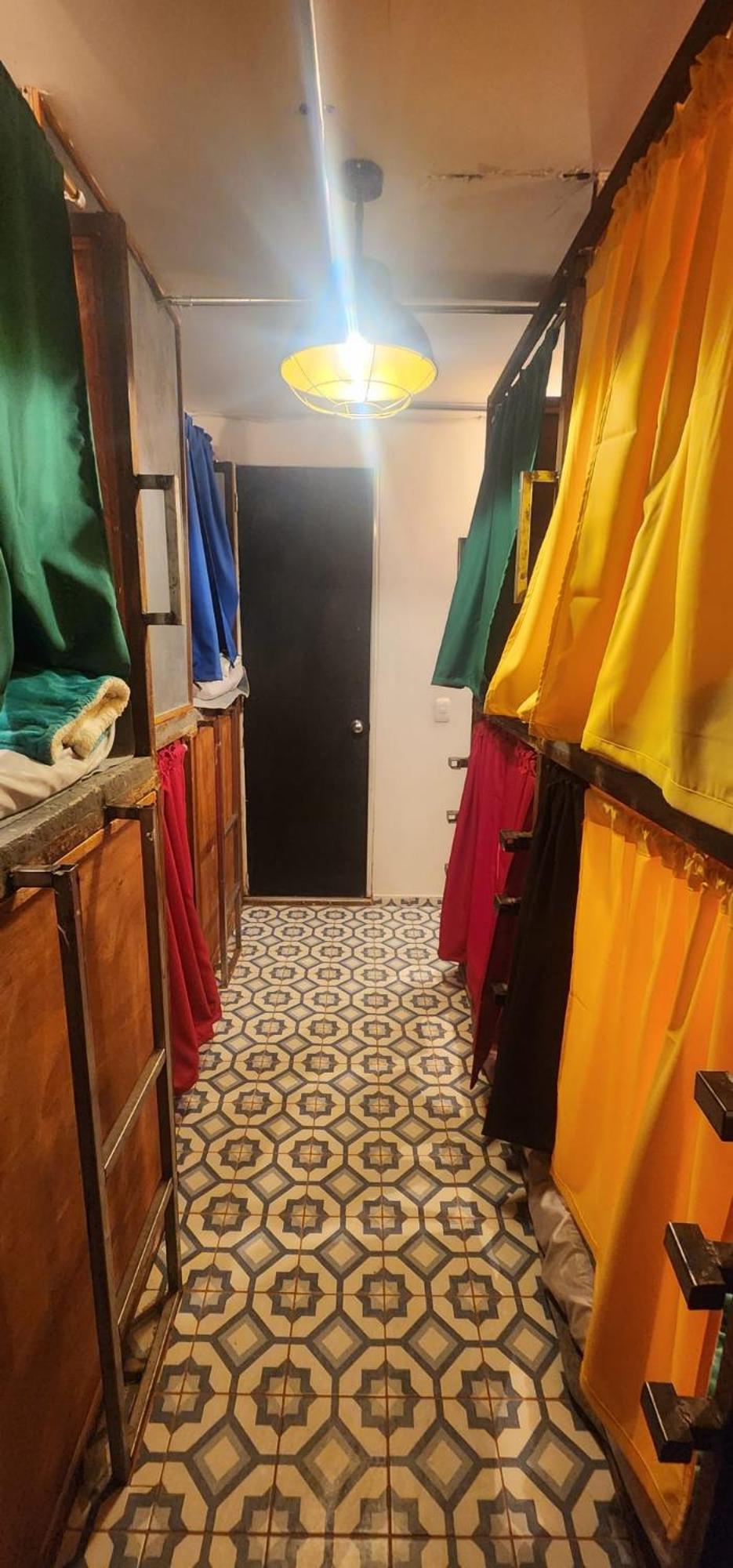 Portelli Hostal Zona G- Para Extranjeros Bogotá Kültér fotó