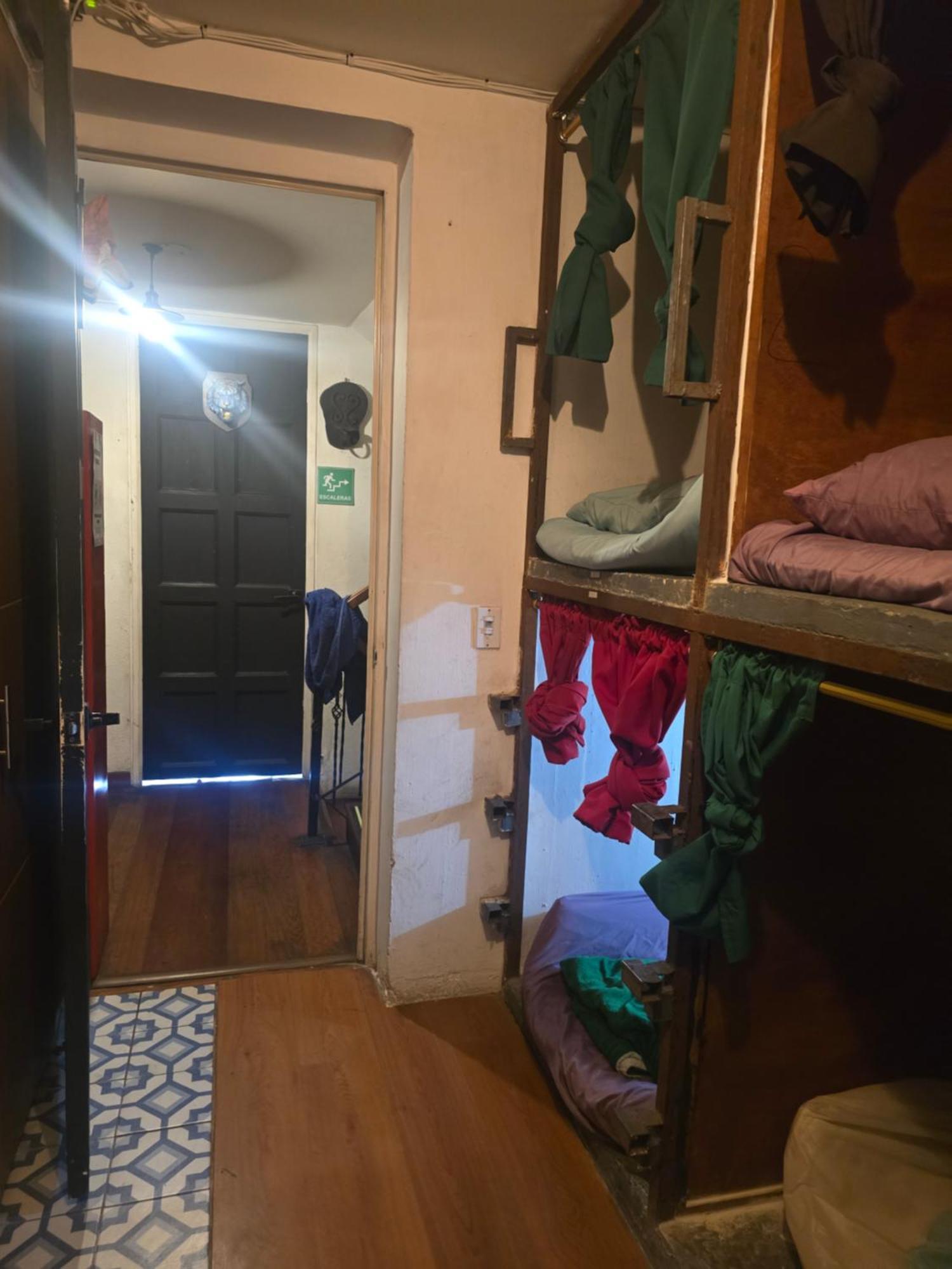 Portelli Hostal Zona G- Para Extranjeros Bogotá Kültér fotó
