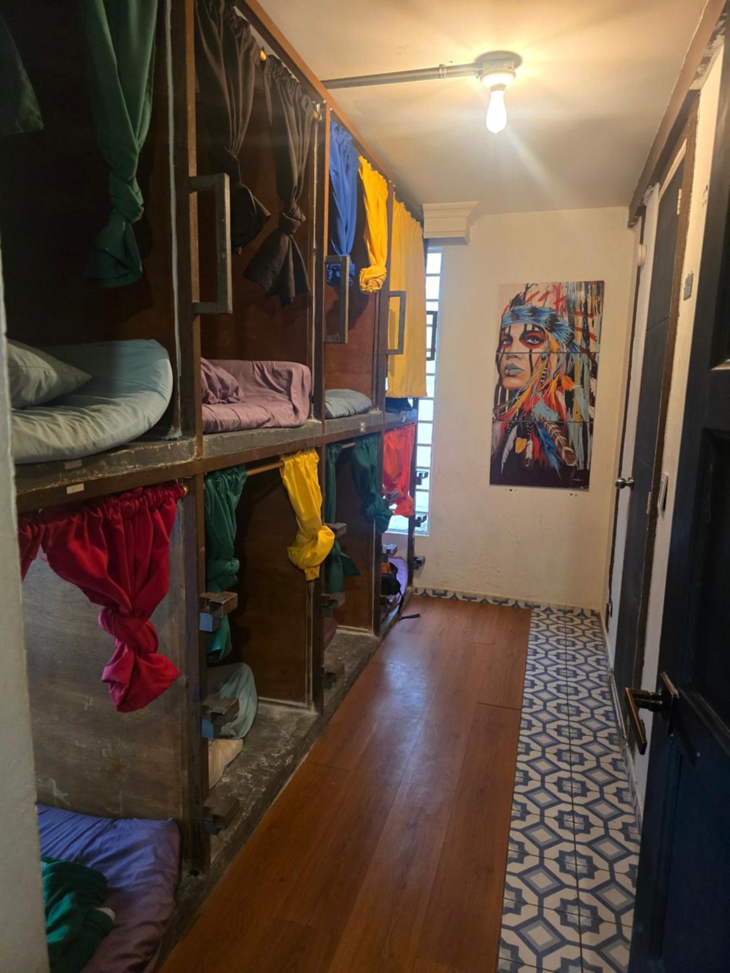 Portelli Hostal Zona G- Para Extranjeros Bogotá Kültér fotó
