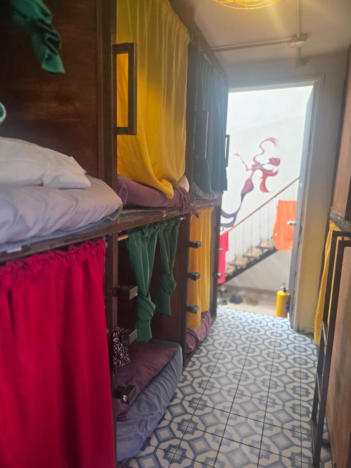 Portelli Hostal Zona G- Para Extranjeros Bogotá Kültér fotó