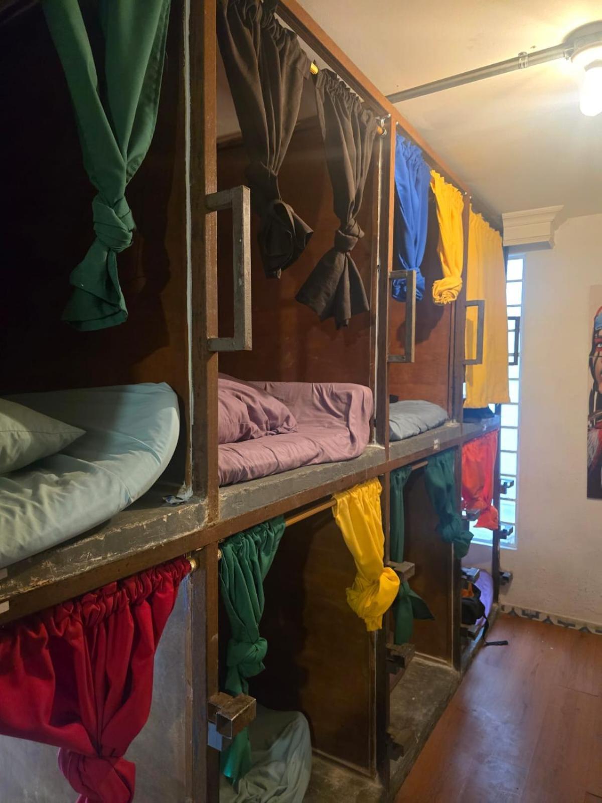 Portelli Hostal Zona G- Para Extranjeros Bogotá Kültér fotó